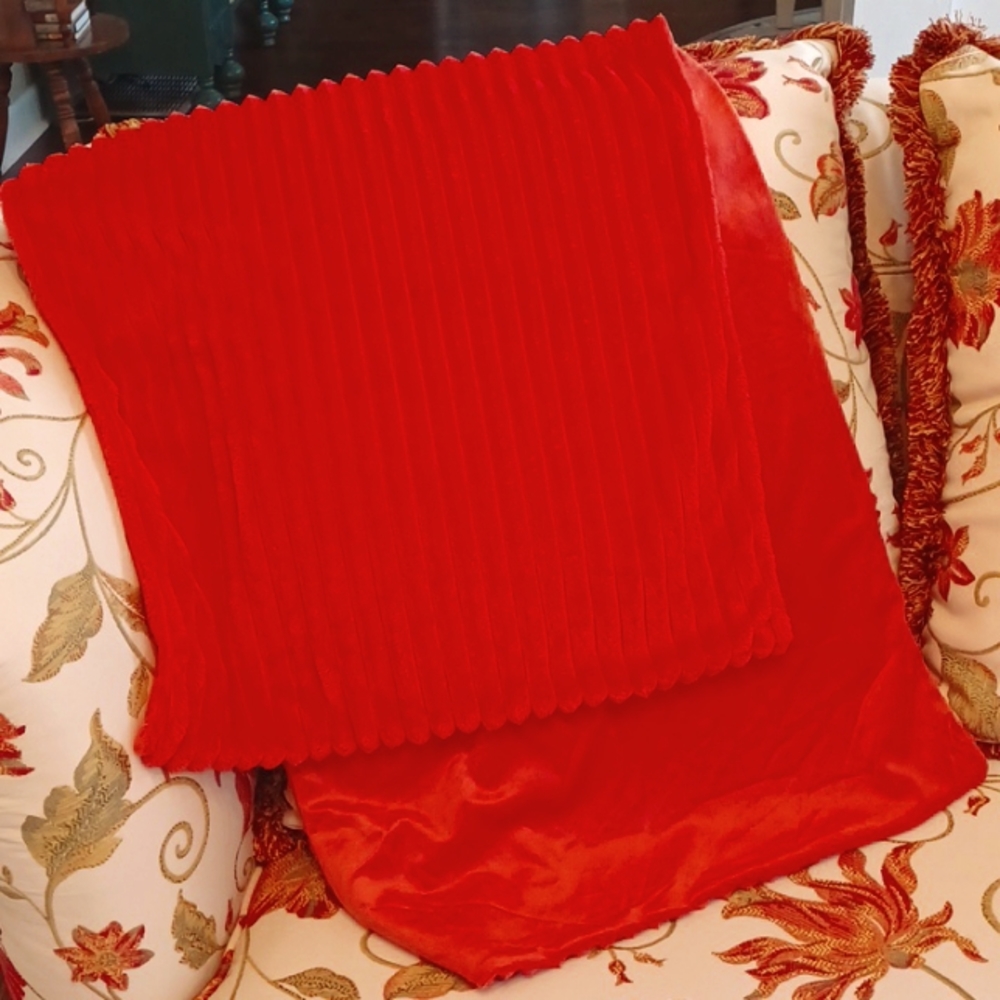 NWOT Orange 🍊 Soft Body Pillowcase Zippered